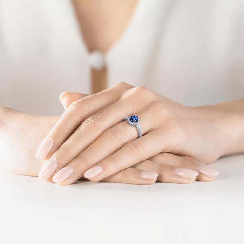 Pierścionek zaręczynowy This is Love: białe złoto, niebieski szafir